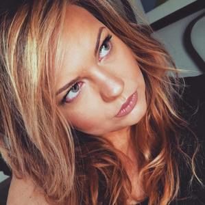 Meet your Posher, Kayla mae